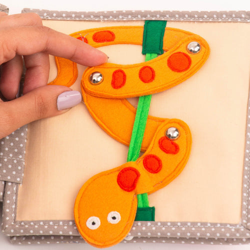 Quiet Book 'Peek a Boo'