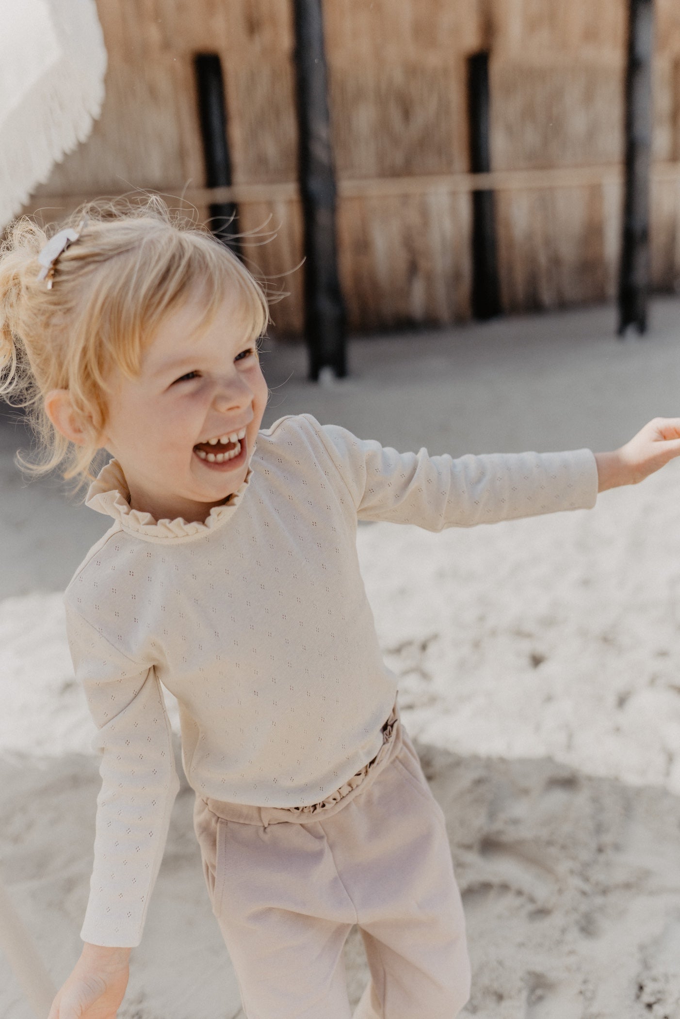 Pointelle Longsleeve mit Rüschenstehkragen 'Beige'